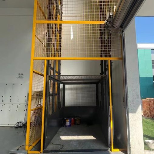 盐城导轨式升降机助力物流园破解运输难题